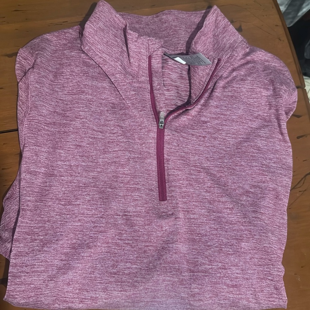 Light weight long sleeves shirt XL. Good workout long sleeve.